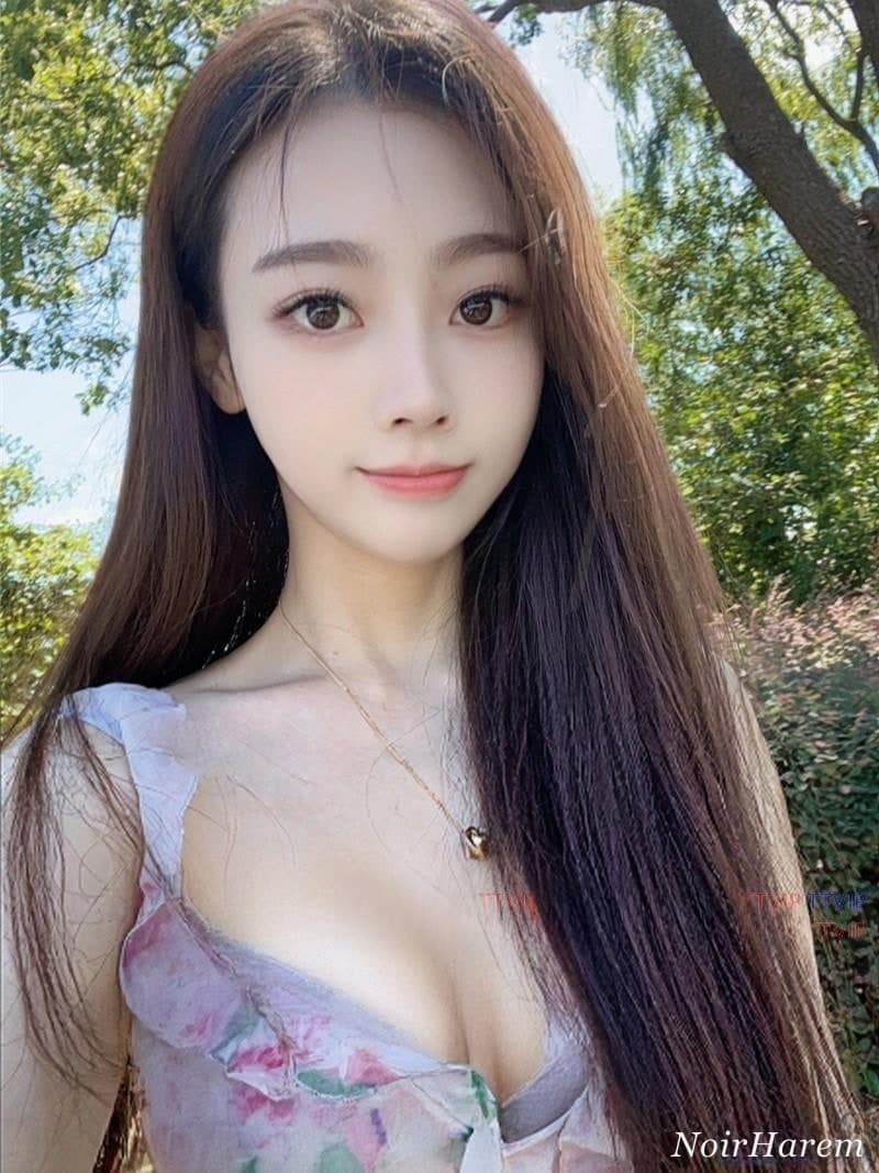 Yi Yi（依依） — 1